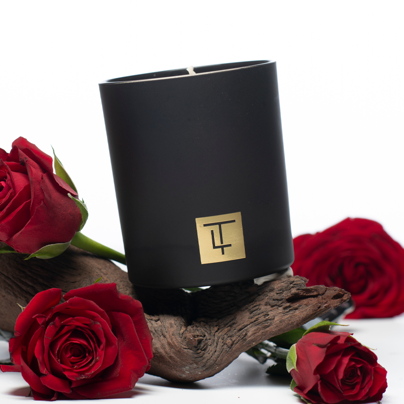 Mia - Black Rose & Oud Candle