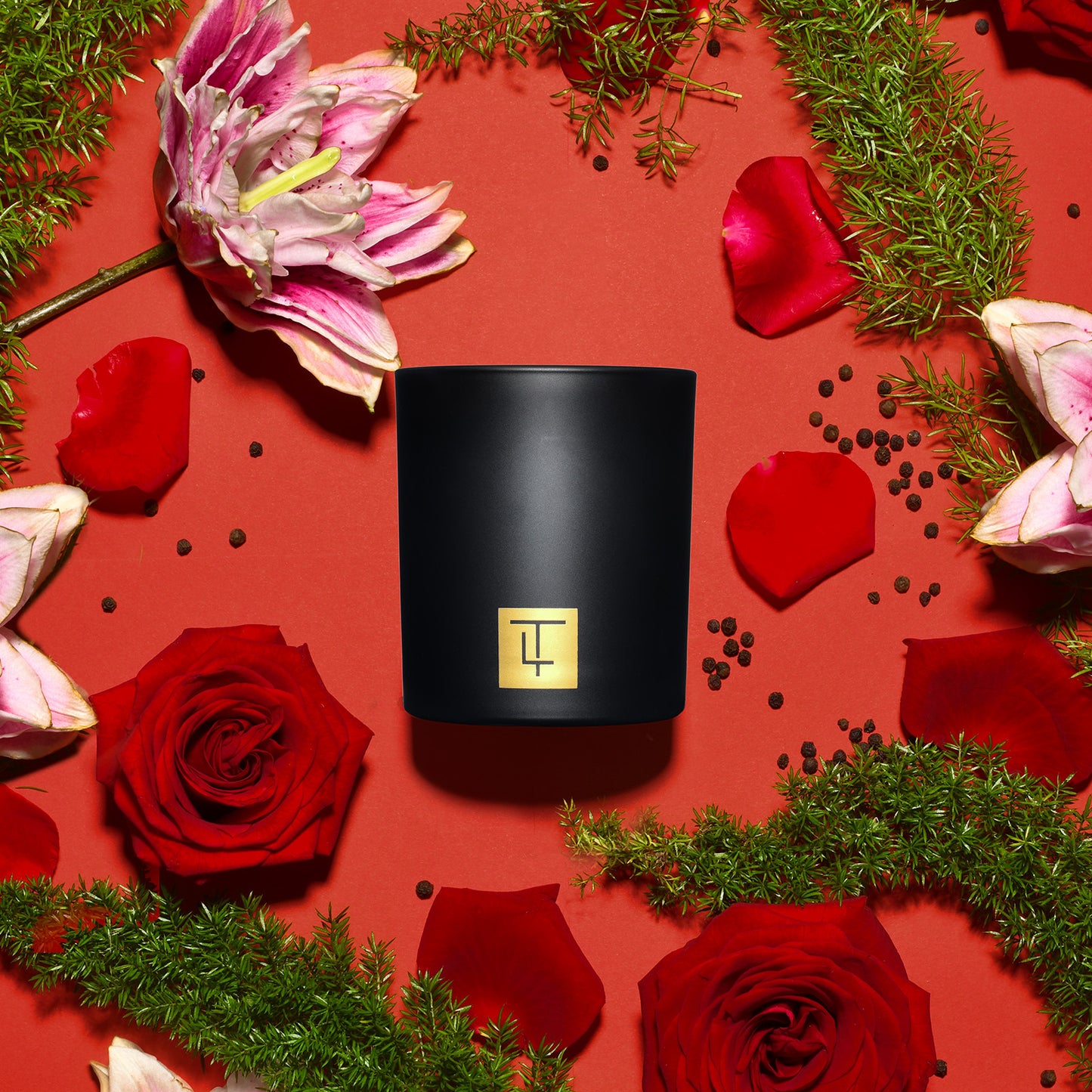 Mia - Black Rose & Oud Candle