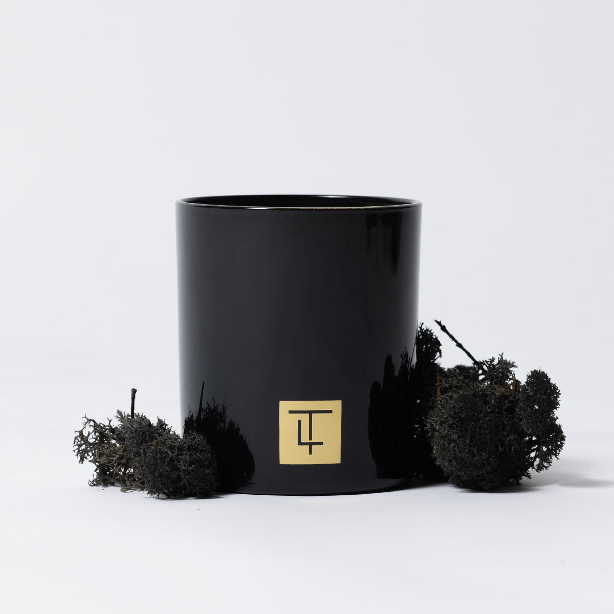 Vasco - Black Moss and Jasmine Candle