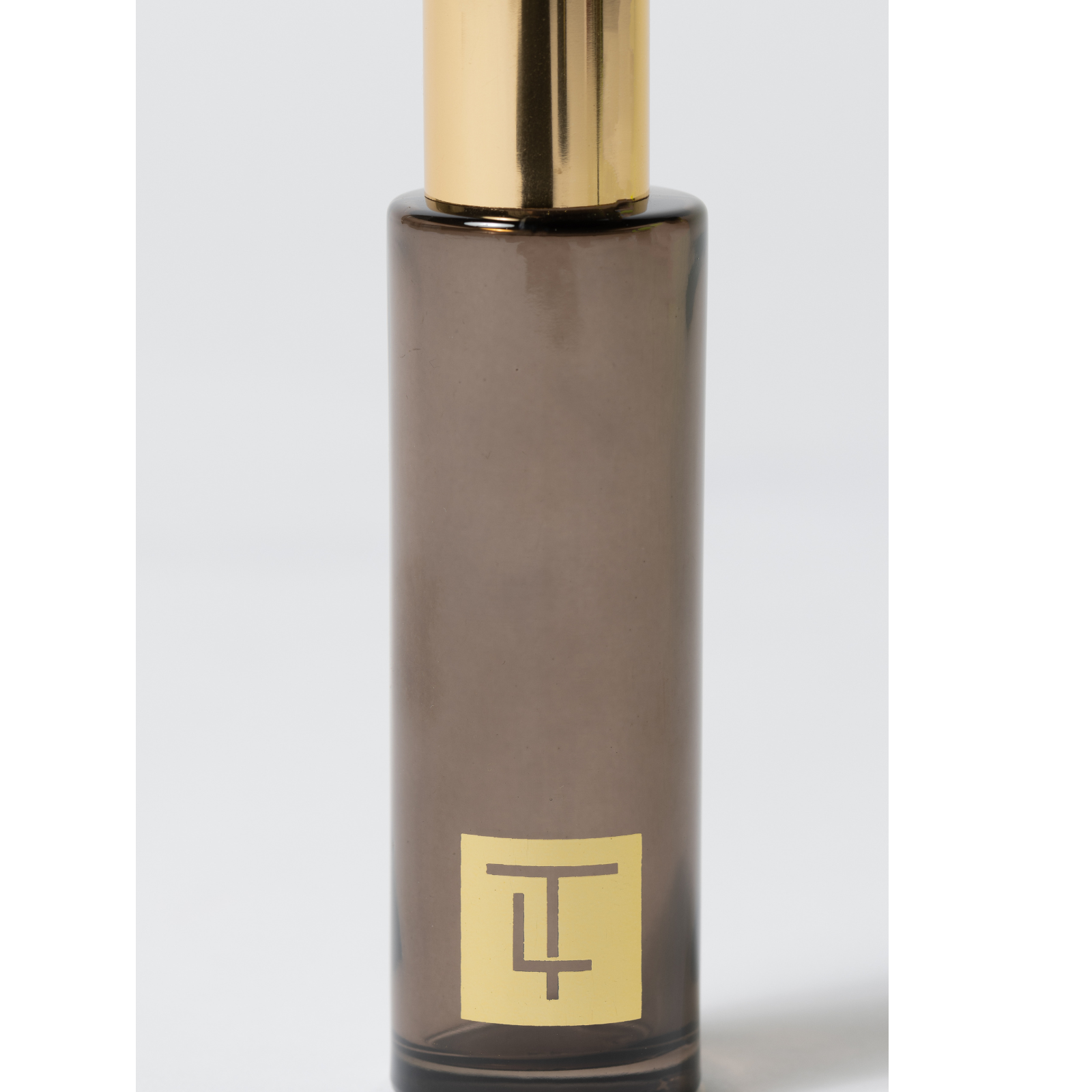 Luca - Leather and Black Amber Room Spray 50ml – Timeless by Liana
